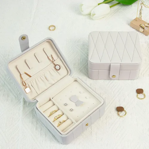 Miniatura 7 de KAMIER Organizador de joyas de viaje cajas de joyería portátiles de cuero acolchado con diamantes para mujeres y niñas organizador pequeño