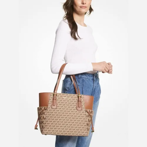 Miniatura 3 de MICHAEL Michael Kors Voyager EastWest Signature Tote