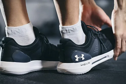 Miniatura 5 de Under Armour Calcetines esenciales ligeros de corte bajo para mujer, 6 pares