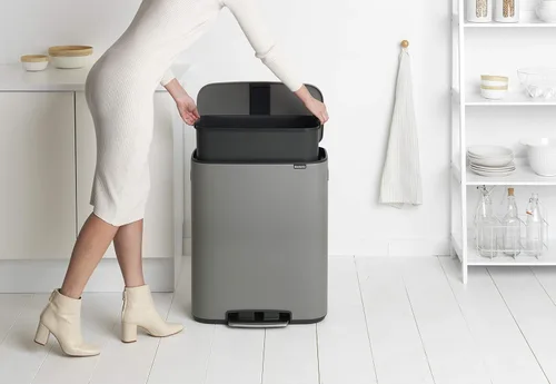 Miniatura 6 de Brabantia Bo Bote de Basura con Pedal Step-On - Cubo Interior de 16 Galones (Gris Concreto Mineral) Bote de Basura para Desechos/Reciclaje, Mineral