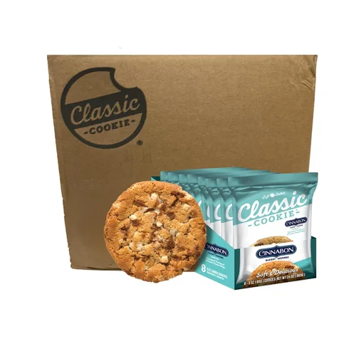 Miniatura 15 de Galletas Classic Cookie suaves horneadas con relleno de crema y galleta, hechas con chips de crema blanca Hershey's® Premier, 2 cajas, 16 galletas