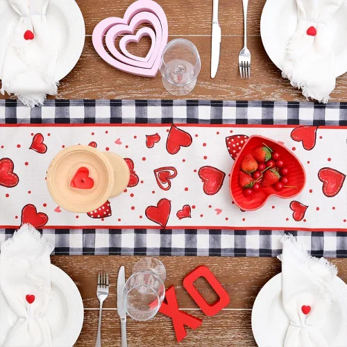 Miniatura 4 de GEEORY Camino de mesa para el día de San Valentín de 13 x 72 pulgadas, corazones rojos y lunares, decoración decorativa de mesa de granja