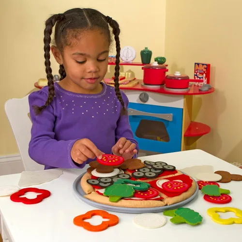 Miniatura 2 de Melissa & Doug Juego de comida de fieltro para mezclar y combinar pizza, juego de 42 piezas de fieltro para cocina de niños, juguete de simulación