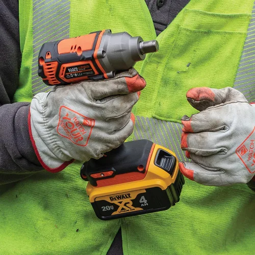 Miniatura 7 de KLEIN TOOLS BAT20CW Llave de impacto a batería de 1/2 pulgada con diseño compacto para un excelente control en espacios reducidos