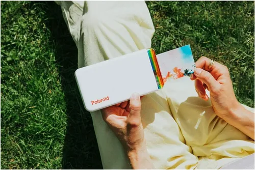 Miniatura 7 de Polaroid Originals Hi-Print Paquete de impresora fotográfica Bluetooth con cartucho (paquete de 2) y kit de película con marcos acrílicos, marcos