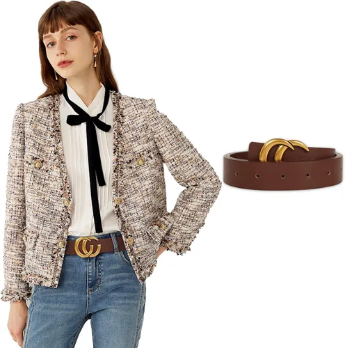 Miniatura 229 de Cinturón de cuero clásico con hebilla de metal para mujer con vestido de jeans