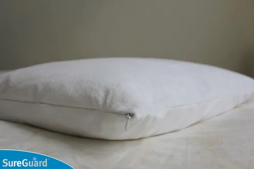 Miniatura 2 de SureGuard juego de 2 protectores de almohada, 100% impermeables, a prueba de insectos, hipoalergénicos, fundas premium de algodón rizado