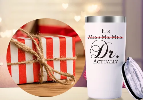 Miniatura 7 de AMZUShome Vaso de viaje con texto en inglés "It's Miss Ms Mrs Dr Really Mug.Doctor, Doctor Retirement, Medical School Graduations", Blanco