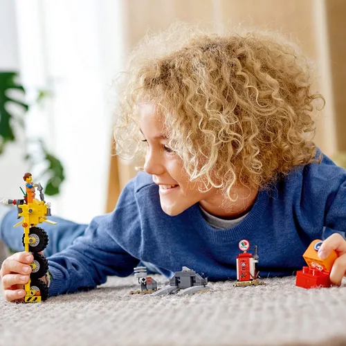 Miniatura 2 de LEGO THE LEGO MOVIE 2 Emmet’s Thricycle! 70823 Kit de construcción de bicicleta de 3 ruedas de juguete, para niños, 2019 (173 piezas)
