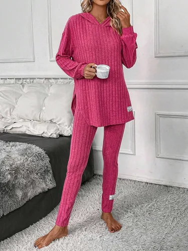 Miniatura 4 de WDIRARA Conjunto de 2 piezas para mujer, con estampado de letras, manga larga, dobladillo dividido, sudadera con capucha y leggings ajustados