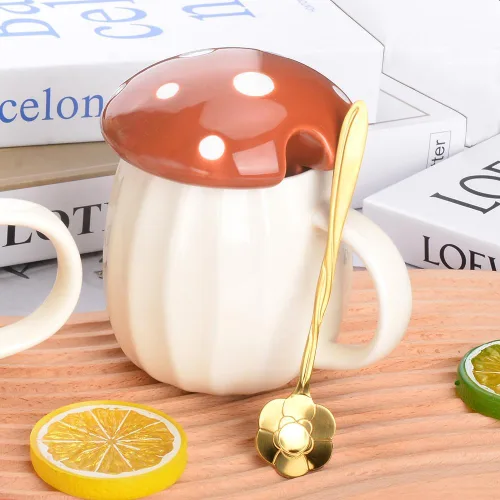 Miniatura 2 de Taza de hongo, bonita taza de café con tapa, cuchara de flores, infusor de té, juego de tazas de té de hongos Kawaii, 8.5 fl oz/8 onzas para leche