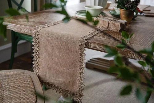 Miniatura 6 de Camino de mesa de yute natural rústico para mesa de comedor de granja con dobladillo de encaje para boda, fiesta, camino de mesa lavable, camino
