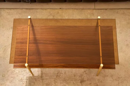 Miniatura 6 de Shrine - Mesa de café rectangular, diseño moderno de mediados de siglo, estructura de 2 niveles, parte superior de vidrio ámbar y estante de MDF