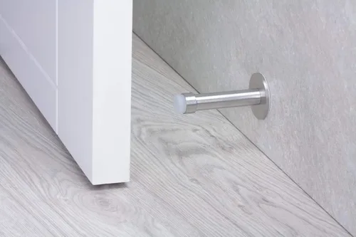 Miniatura 5 de Tope de puerta adhesivo para montaje en pared Longitud: 3,5 pulgadas Acero inoxidable Caucho blanco Amortiguador 040128ADAM EVI Hardware
