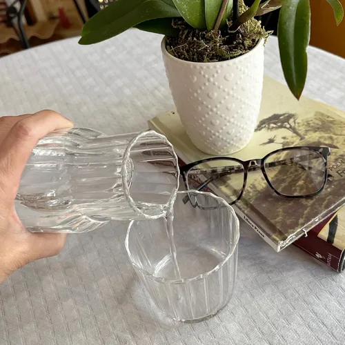 Miniatura 5 de Lily's Home Jarra de Agua de Mesita de Noche de Estilo Vintage con Vaso de Cristal, Usar en Dormitorio, Baño o Cocina, Usar el Vaso como Tapa, Retro