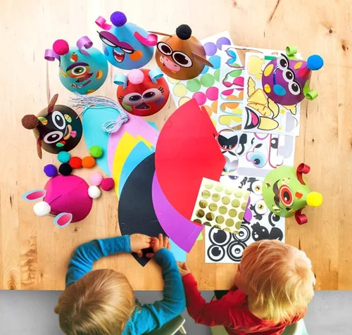 Miniatura 3 de Sombreros de fiesta de Glittery Garden para niños, arte y manualidades. Divertido kit de actividades de cumpleaños con pegatinas. Adorno de fiesta