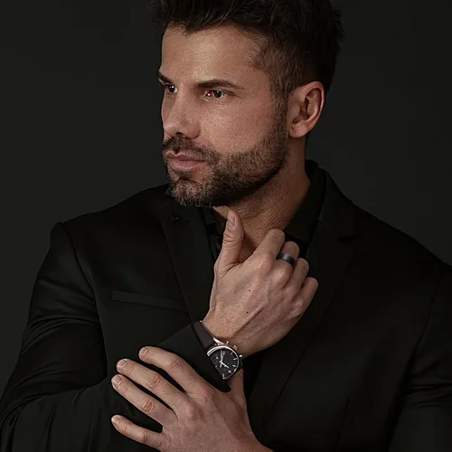 Miniatura 36 de King Will Anillo de boda de tungsteno para hombre, disponible en 15/64 a 25/64 de pulgada (6 a 10 mm), negro/plata, acabado mate, borde pulido