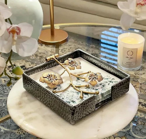 Miniatura 2 de Servilletero cuadrado plano plateado con flores de orquídeas doradas y cristales sintéticos Brazo pesado con bisagras de metal con bisagras