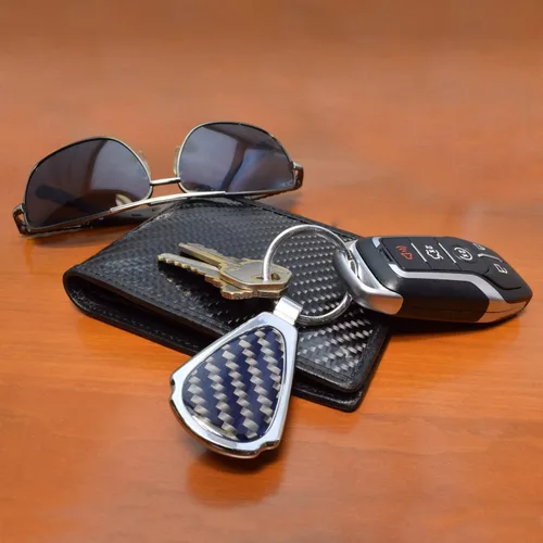 Miniatura 3 de iPick Image Para Cadillac XT5 Real Negro Fibra de Carbono Cromo Metal Teardrop Llavero