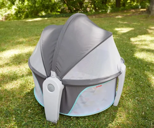 Miniatura 11 de Fisher-Price Moisés Portátil On-The-Go Baby Dome, Espacio de Juego de Viaje con Juguetes de Desarrollo para Recién Nacidos y Toldo, Windmill