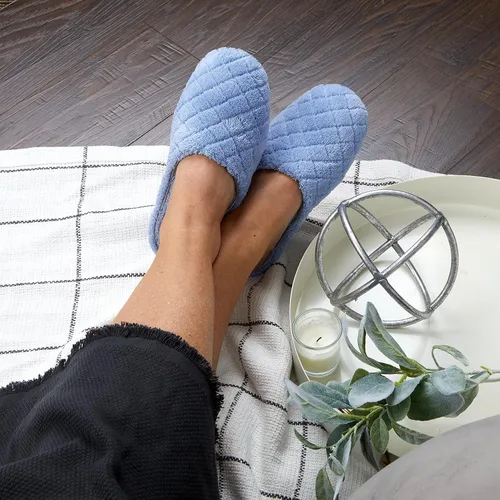 Miniatura 4 de Dearfoams - Pantuflas informales de felpa acolchada Leslie para mujeres - Azul