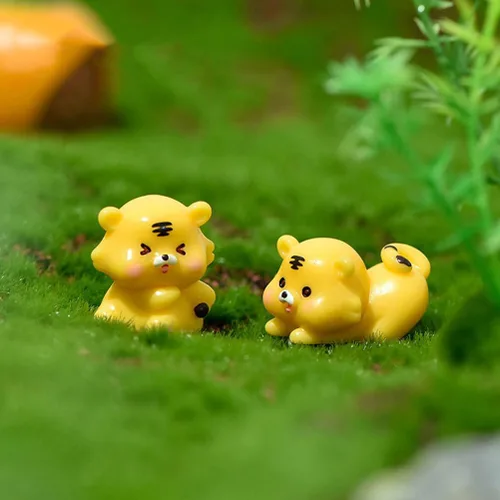Miniatura 5 de NUOBESTY Juego de adornos de mini tigre, 7 figuras de resina de 1.02 pulgadas, modelos creativos de tigre pequeño, decoración de escritorio
