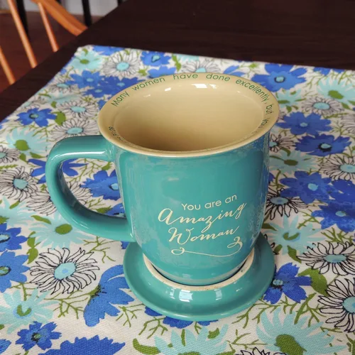 Miniatura 11 de Abbey Gift Amazing Woman - Juego de tazas y posavasos de cerámica, multicolor, "4 1⁄2 x 10 1⁄8 x 1"" (56876T)