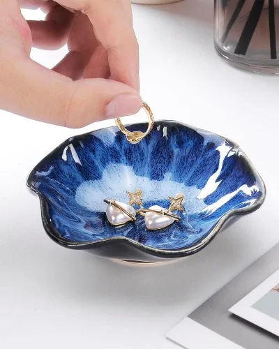 Miniatura 6 de 2 platos con forma de hoja de loto, cuenco pequeño para llaves, bandeja de cerámica para joyas, organizador de collares, aretes para mamá, amiga