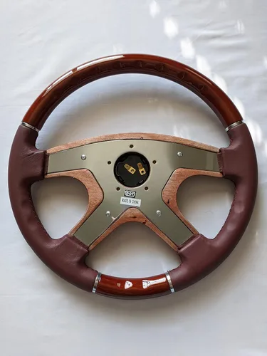 Miniatura 6 de Raptor Volante de madera de caoba y cuero granate de 15 pulgadas