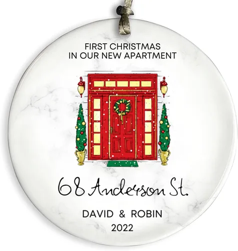 Cozzies Nuestro primer adorno de apartamento, primera Navidad en un apartamento nuevo, recuerdo del hogar nuevo, adorno de cerámica personalizado