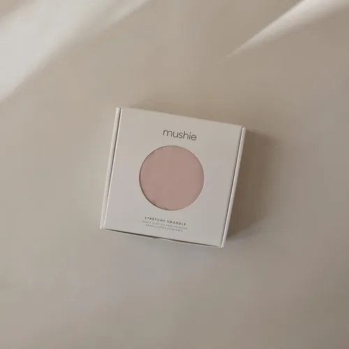 Miniatura 2 de mushie Manta Envolvente Elástica para Bebé Extra Suave y Ajuste Ceñido 47"x47" (Blush)