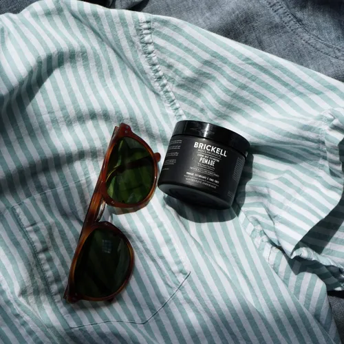Miniatura 4 de Brickell Men's Products Pomada texturizadora de fijación fuerte para hombres, pomada de fibra flexible para peinar el cabello, con proteínas