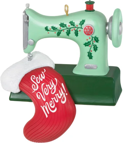 Miniatura 9 de Hallmark Keepsake Adorno navideño colgante 2024, "We Needle Little Christmas", Regalos para artesanos