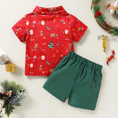 Miniatura 3 de JEELLIGULAR Conjunto de pantalones cortos y camisa con botones y estampado de Papá Noel para niños pequeños