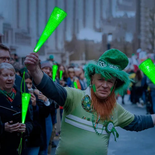 Miniatura 4 de Paquete de 24 Barras Luminosas Verdes de Fibra Óptica, Varitas Brillantes al Granel con 3 Modos Intermitentes para Navidad, Día de San Patricio