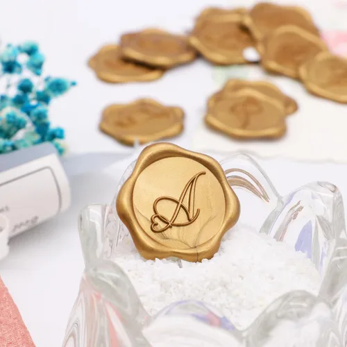 Miniatura 3 de SWANGSA Paquete de 50 calcomanías de sello de cera de letra A, diseño de corazón dorado antiguo, calcomanías de cera inicial para boda, fiesta