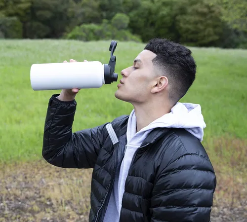 Miniatura 4 de MIRA - Botella de agua deportiva de acero inoxidable con aislante, termo de metal que mantiene el frío durante 24 horas y el calor durante 12 horas