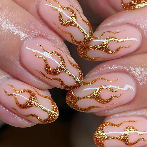 TBRZTR Uñas postizas cortas ovaladas a presión de almendra, uñas postizas acrílicas artificiales con diseños de llama dorada, 24 piezas de cobertura