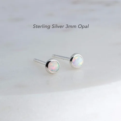 Miniatura 85 de Aretes pequeños de plata de ley para cartílago, tragus, hélix, múltiples piercings hipoalergénicos, piedra natal para mujer, juego de bisel
