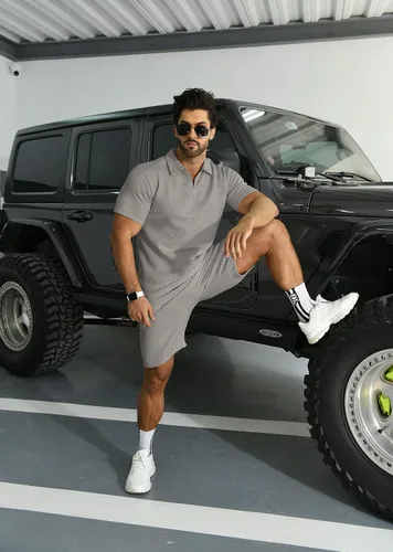 Miniatura 6 de KUYIGO Conjunto de camisa polo y pantalones cortos para hombre, trajes de verano a la moda, casual, de manga corta, traje de 2 piezas para hombre