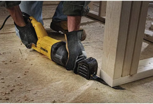 Miniatura 7 de DEWALT DWE305 Sierra vaivén con cable de 12 amperes