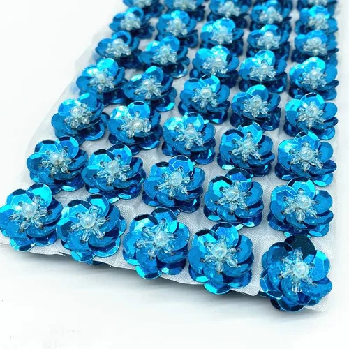50 piezas/15mm Parches Bordados de Flores con Lentejuelas para Artesanías y Costura (Azul Claro E)