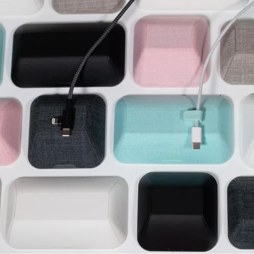 Miniatura 8 de Smartish® Soporte Magnético para Cables - Organizador de Cables Wrangler Más Grande Relleno de Media con Clips Magnéticos para Gestión de Cargadores