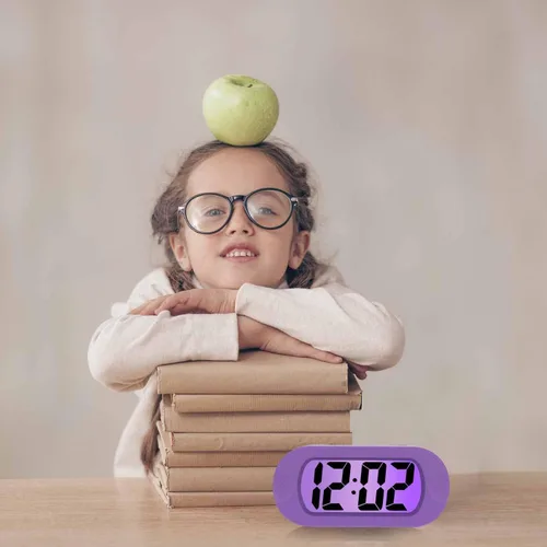 Miniatura 7 de Plumeet Reloj Despertador para Niños Grande Reloj Digital LCD de Viaje con Función de Repetición y Luz Nocturna - Sonido Ascendente y Tamaño de Mano