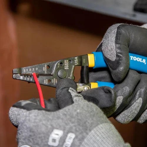 Miniatura 11 de Klein Tools D2139NE11055 - Juego de alicates, fabricado en Estados Unidos, con alicates de corte lateral de Lineman y pelacables de cobre