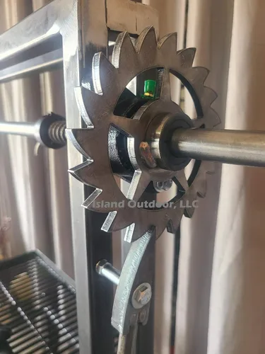 Miniatura 2 de LavaLock® Equipo de trinquete y pata para parrilla Santa Maria