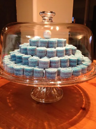 Miniatura 7 de By The Cup Berry Blue Sour Belts, bolsa a granel de 1 lb