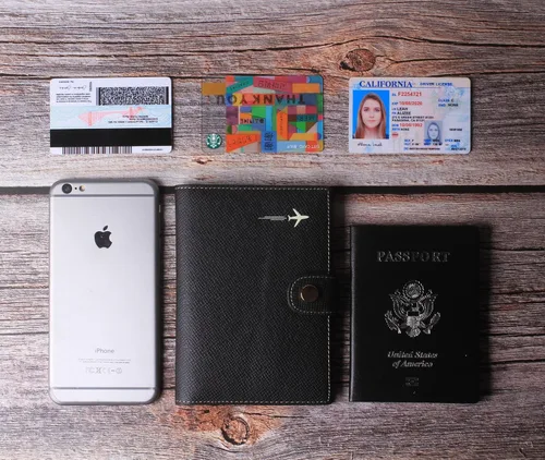 Miniatura 7 de Portapasaportes de cuero auténtico para pasaporte, con bloqueo Rfid - con compartimento para documentos de identificación