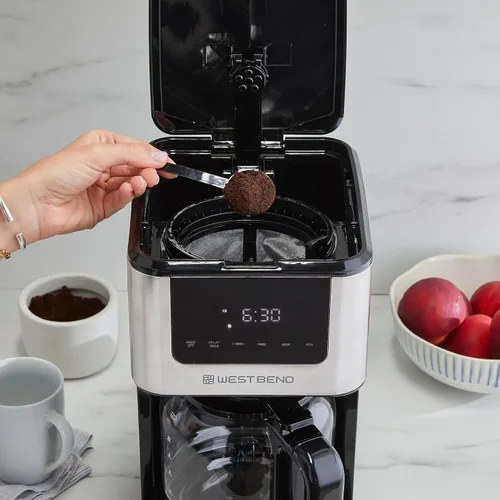 Miniatura 10 de West Bend Cafetera de goteo que prepara caliente o helado, programable con selector de fuerza de preparación, apagado automático y 6 funciones