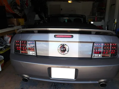 Miniatura 7 de iJDMTOY Reflector de Lente Ahumada LED Completa de Cromo Luz de Freno Tercera Compatible con Ford Mustang 2005-2009, Alimentada por 16 Emisores LED